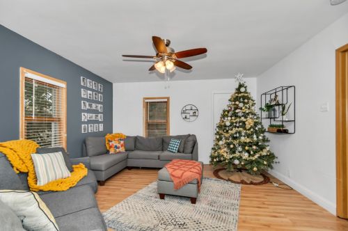 668 Kennedy Dr, Kankakee, IL 60901-2921