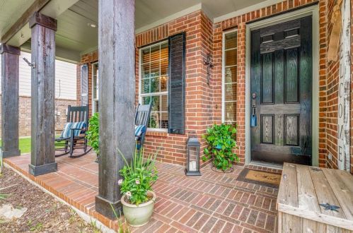 5329 Molasses Dr, Fort Worth TX  76179-8166 exterior