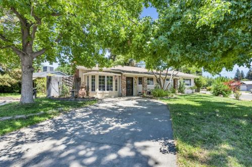 6135 Rumford Ave, Citrus Heights, CA 95621-1737