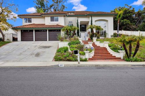 1897 Hamilton Ln, Escondido, CA 92029-5426