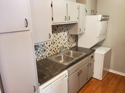 1054 Carmel Ct, Saint Paul MN  55126-5877 exterior