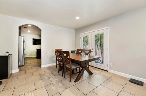 517 Prospect Ave, Riverside CA  92507-1720 exterior