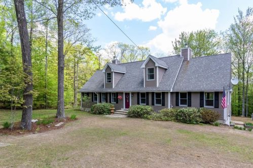 52 Pleasant Hill Rd, Deerfield, NH 03037-1111