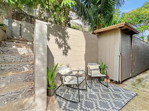 2640 Peter St, Honolulu HI  96816-2018 exterior