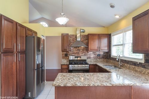 1400 Margate Dr, Buffalo Grove, IL 60089-6848