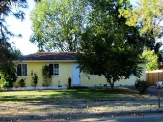 24981 Woodland Ave, Veneta, OR 97487-9760