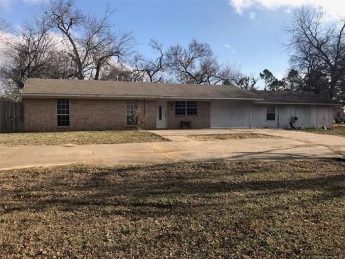 315 Bryan Ave, Calera, OK 74730-2009