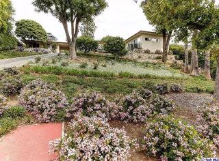 1520 Oak Knoll Ave, Pasadena CA  91106-4533 exterior