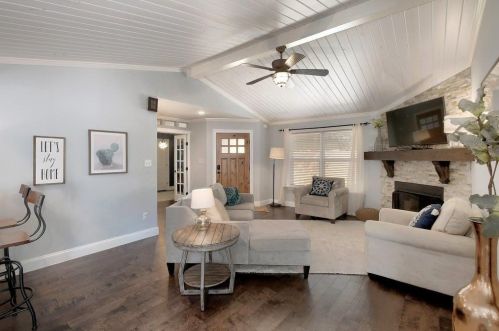 9725 Curlew Dr, Austin TX  78748-5807 exterior