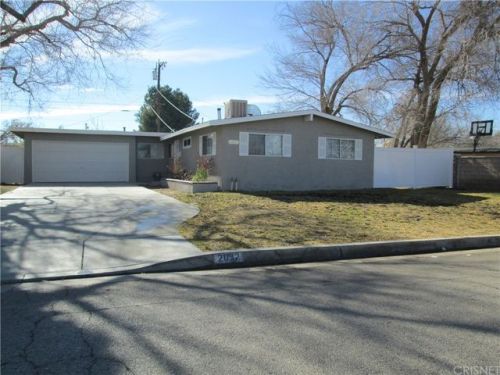 2032 Norberry St, Lancaster, CA 93536-6521