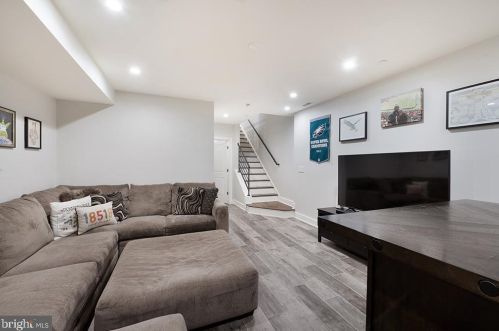 1225 5 St, Philadelphia PA 19122-5234 exterior