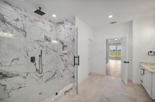 620 Longhorn Trl, Angleton TX 77515-9623 exterior