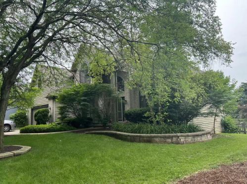 2128 Yellowstar Ln, Naperville, IL 60564-5331