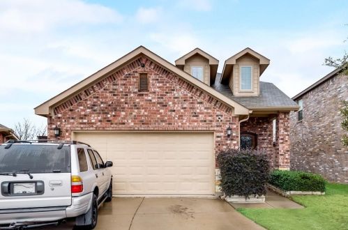 5568 Thunder Bay Dr, Fort Worth, TX 76119-8505