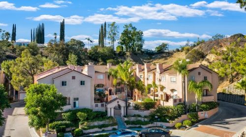4349 Freedom Dr, Calabasas, CA 91302-5147