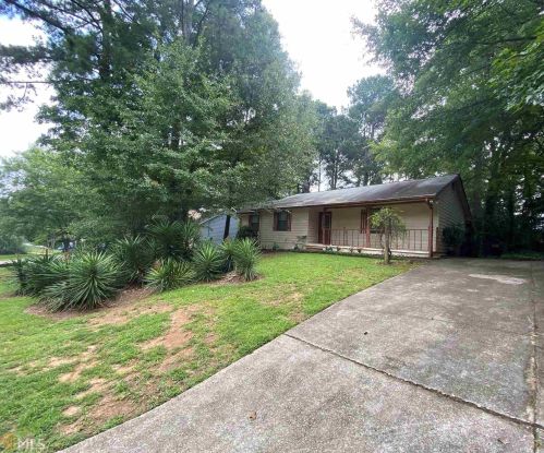 182 Adrian Dr, Stockbridge GA  30281-3011 exterior