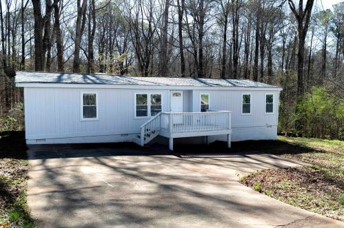195 White Birch Dr, Porterdale, GA 30016-5536