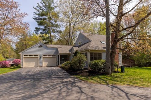 7 Peninsula Dr, Stratham, NH 03885-2333
