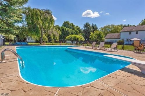 12 Winchester Dr, Califon, NJ 07830-3507