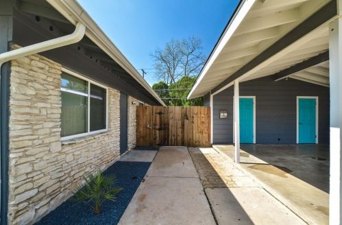 2013 Cheshire Dr, Austin TX  78723-3208 exterior