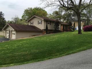1266 Thomas Ln, Hixson, TN 37343-3747