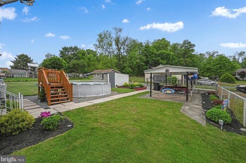 47 Maple Ave, Primrose PA 17901-8950 exterior