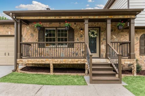 3353 Old Oaks Rd, Buford, GA 30519-4082