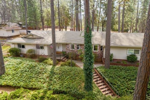 16481 Rattlesnake Rd, Grass Valley, CA 95945-7617