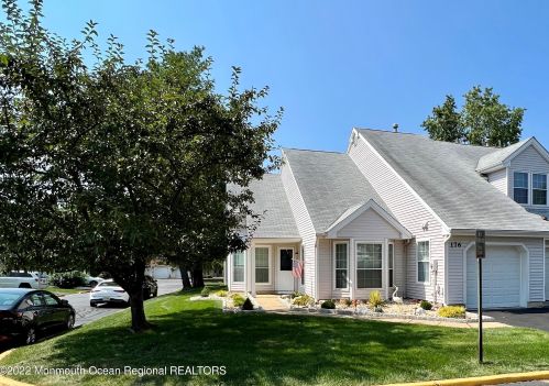 176 Primrose Ln, East Freehold NJ  07728-4076 exterior