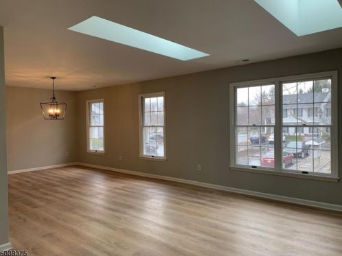 290 Kingbird Ct, Three Bridges, NJ 08887-2129