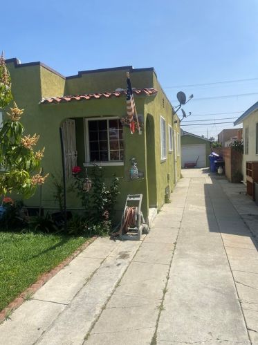 9554 Virginia Ave, South Gate, CA 90280-4512