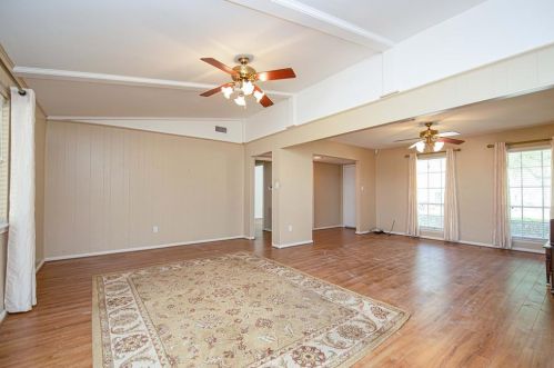 1110 Holly Dr, Conroe TX  77301-1118 exterior
