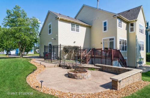 625 Sennett St, Batavia, IL 60510-7715