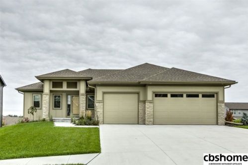 8513 173rd St, Bennington, NE 68007-5777