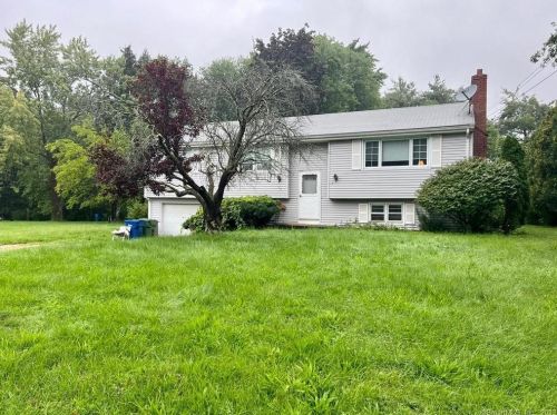 17 Richmond Cres, Windsor, CT 06095-3849
