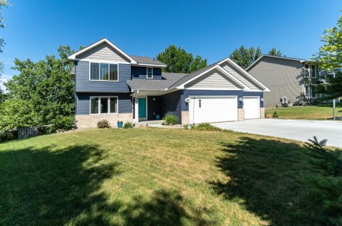 1960 Wenz Ave, Chaska, MN 55318-1272