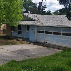 812 Keene Way Dr, Medford, OR 97504-6513