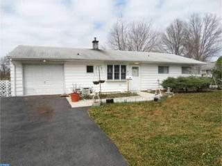 41 Ivory Rock Rd, Levittown, PA 19057-2219