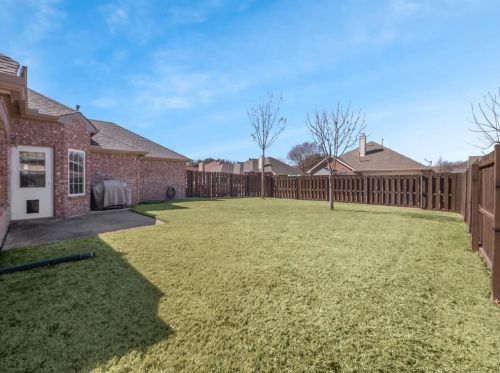 3833 Harrison Dr, Carrollton TX 75010-6323 exterior