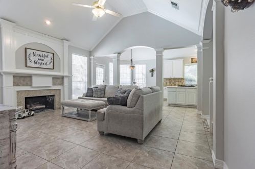 901 Hilton Dr, Midlothian TX  76063-3840 exterior