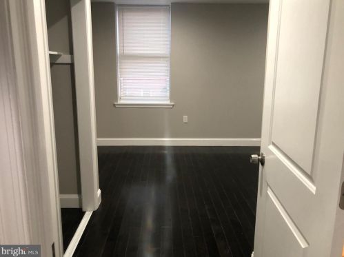 980 5th St, Philadelphia PA  19123-1402 exterior