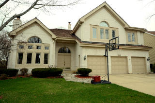 1262 Wellington Dr, Palatine, IL 60067-2455