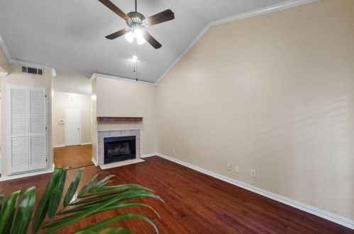 3257 Donnelly Cir, Fort Worth TX  76107-5440 exterior