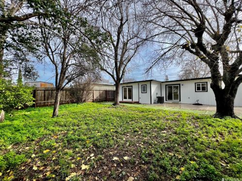2847 Avon Ave, Concord CA  94520-5432 exterior