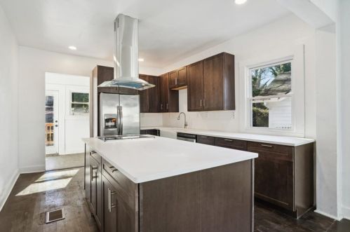 984 Burns Dr, Atlanta GA  30310-4632 exterior