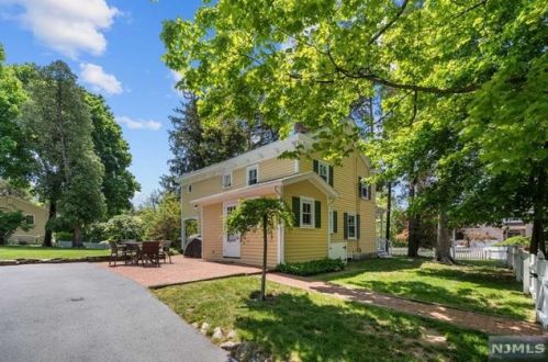 169 Island Rd, Mahwah, NJ 07430-1726