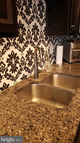 80 Sundance Dr, Trenton NJ 08619-3968 exterior