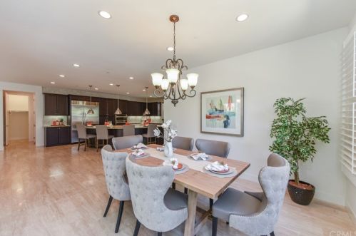 73 Gainsboro, Irvine CA  92620-2187 exterior