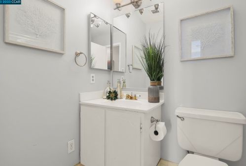 445 Ridgeview Dr, Concord CA  94523-1027 exterior