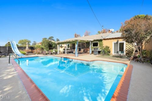 2358 Caracas St, Glendale CA  91214-3003 exterior